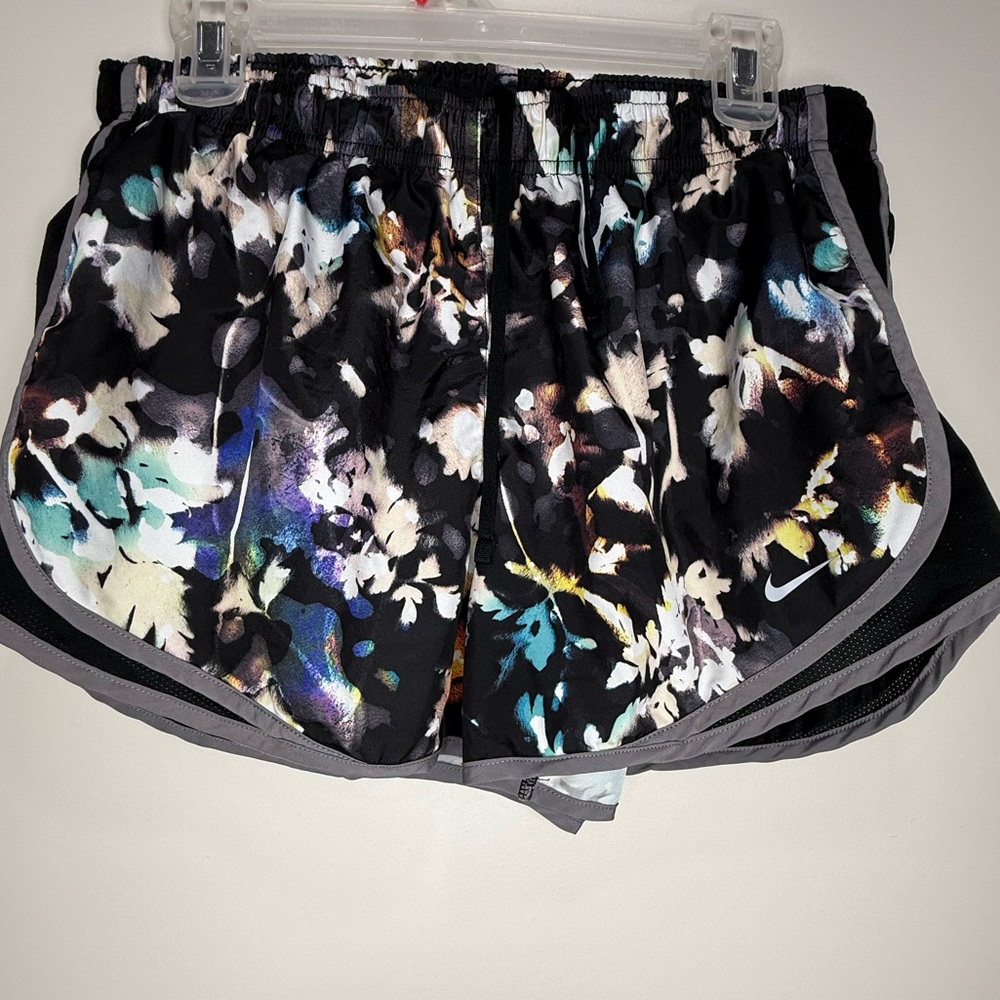 Nike Women's Floral Running Shorts - Black Multi L